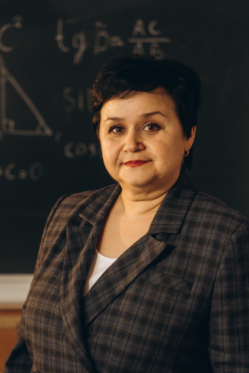 Ларионова Оксана Юрьевна.